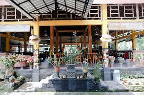 OYO 563 Damar Mas  Resort Lereng Kelud