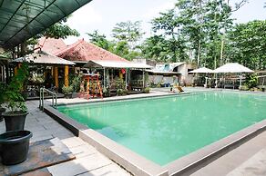 OYO 563 Damar Mas  Resort Lereng Kelud