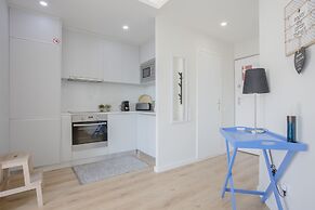 Liiiving | Bright Light Studio