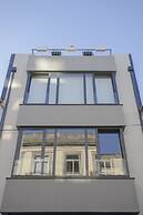 Liiiving | Bright Light Studio