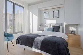 Liiiving | Bright Light Studio