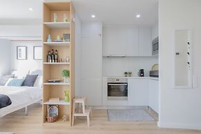 Liiiving | Bright Light Studio