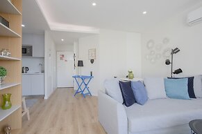 Liiiving | Bright Light Studio