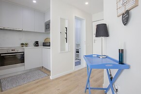 Liiiving | Bright Light Studio