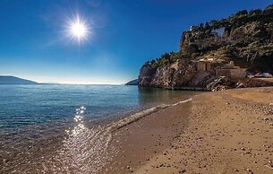 Holiday Home Sea View