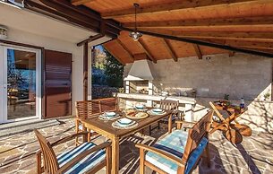 Holiday Home Sea View