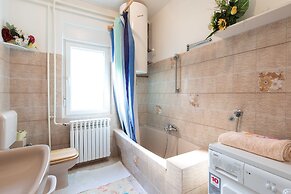 Apartment Lucia & Holiday Home Nino