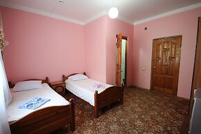 Rozali Guest House