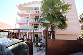 Rozali Guest House