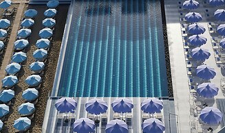 I Resort Beach Hotel & Spa