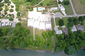 Rio Refuge Rg 105 2 Bedroom Condo by RedAwning