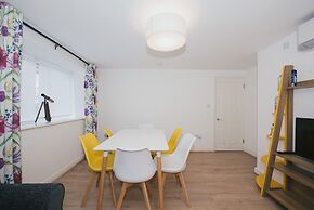 River Court Apartments by Paymán Club