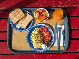 Lobby Collective Hostel