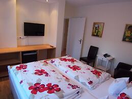 Casa Cristina- Kurpension und Appartements