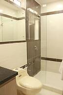 Apartasuites La Flora