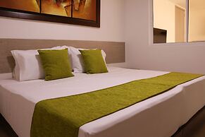 Apartasuites La Flora