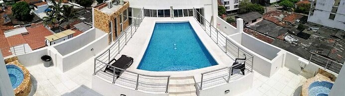 Apartasuites La Flora
