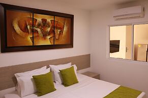 Apartasuites La Flora