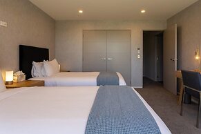 Luxury Lakeside Home - Remarkable View