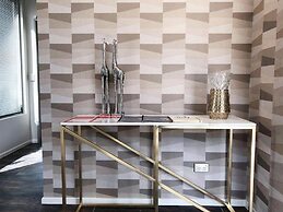 Luxury Lakeside Home - Remarkable View