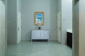 The Hawk's Nest Resort