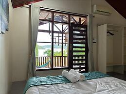 The Hawk's Nest Resort