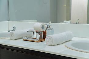 The Hawk's Nest Resort