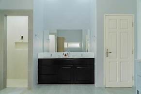 The Hawk's Nest Resort