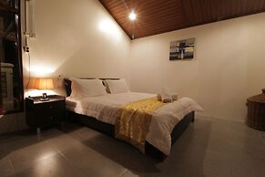 The Hawk's Nest Resort