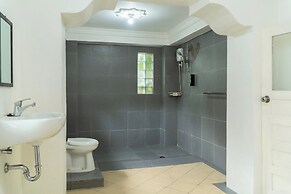 The Hawk's Nest Resort