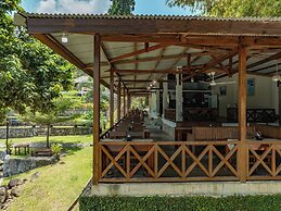 The Hawk's Nest Resort