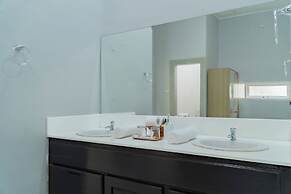 The Hawk's Nest Resort