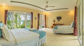 The Hawk's Nest Resort