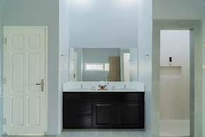 The Hawk's Nest Resort