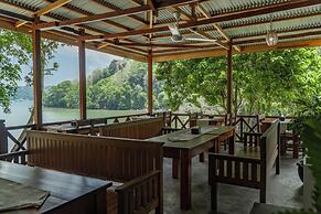 The Hawk's Nest Resort