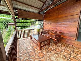 The Hawk's Nest Resort