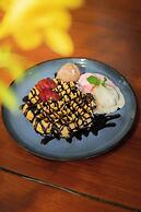 The Hawk's Nest Resort