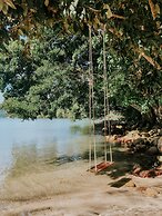 The Hawk's Nest Resort