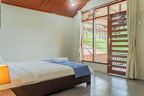 The Hawk's Nest Resort