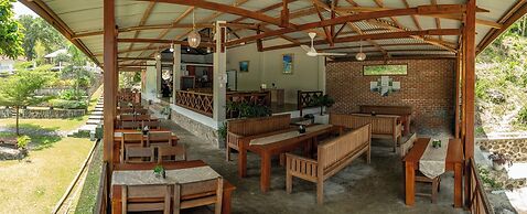 The Hawk's Nest Resort