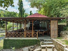 The Hawk's Nest Resort