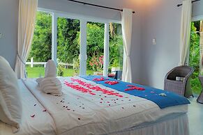 The Hawk's Nest Resort