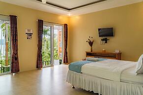 The Hawk's Nest Resort