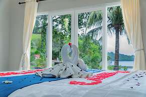 The Hawk's Nest Resort