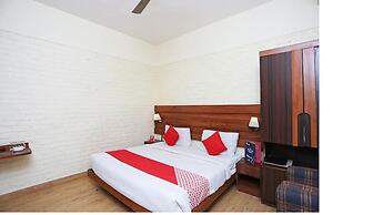 FabHotel The Townhouse