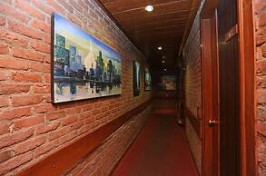 FabHotel The Townhouse