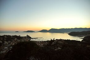 Il Golfo Artisti e Poeti Villa Thea