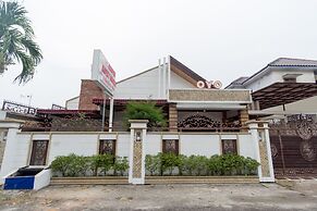 OYO 619 Naufal Guest House Syariah
