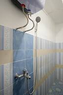 OYO 619 Naufal Guest House Syariah