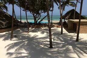 Kusini Beach Cottages